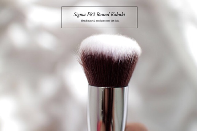 Cọ phấn Sigma F82 ROUND KABUKI BRUSH