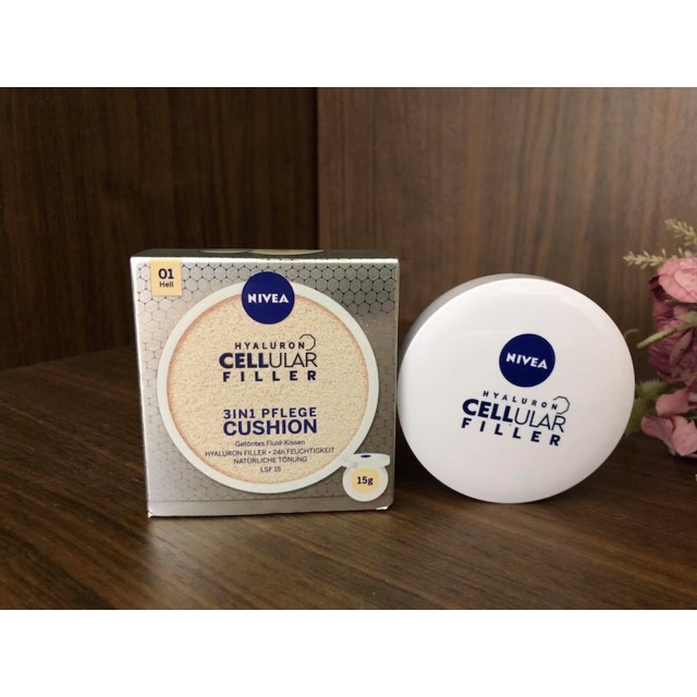 Phấn nước làm căng da Nivea Hyaluron  Cellular Filler 3 in 1 Care Cushion tông sáng 01