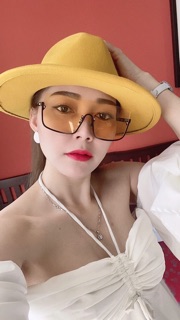 Áo trễ vai xếp ly ngực