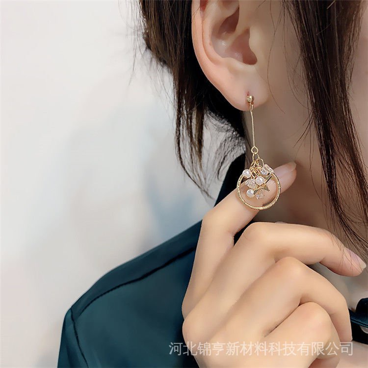 Khuyên Tai Hình Tròn Gắn Ngôi Sao Tua Rua Mạ Bạc Thời Trang Đơn Giản