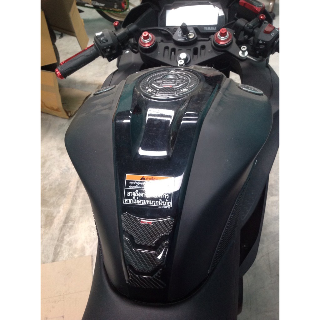 Carbon dán chống trầy bình xăng GTR cho xe có bình xăng nhỏ