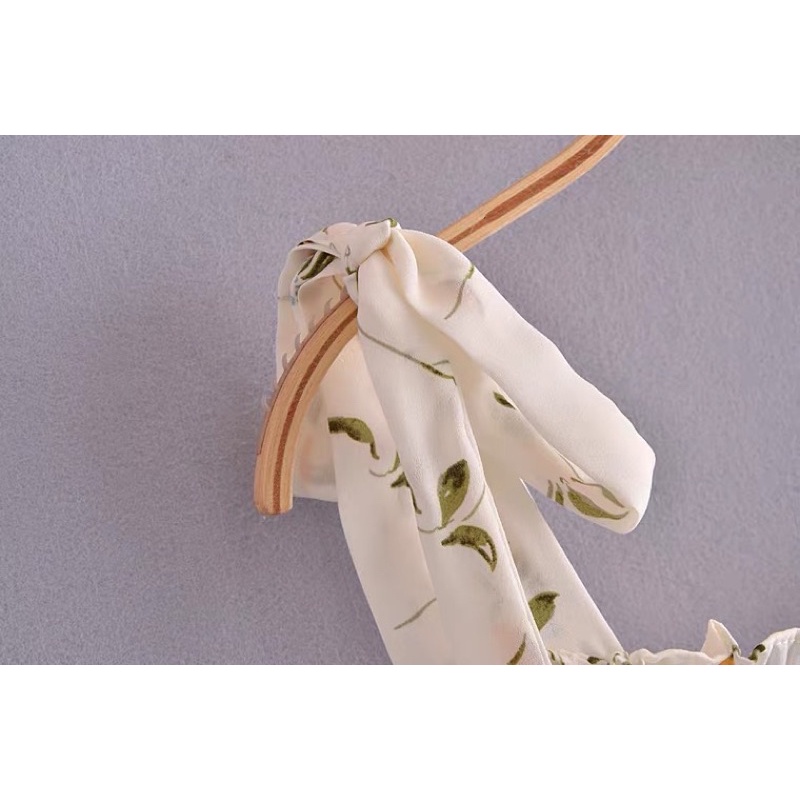 Váy hai dây hoa nhẹ nhàng