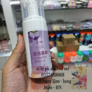Vệ sinh mi dạng bọt
