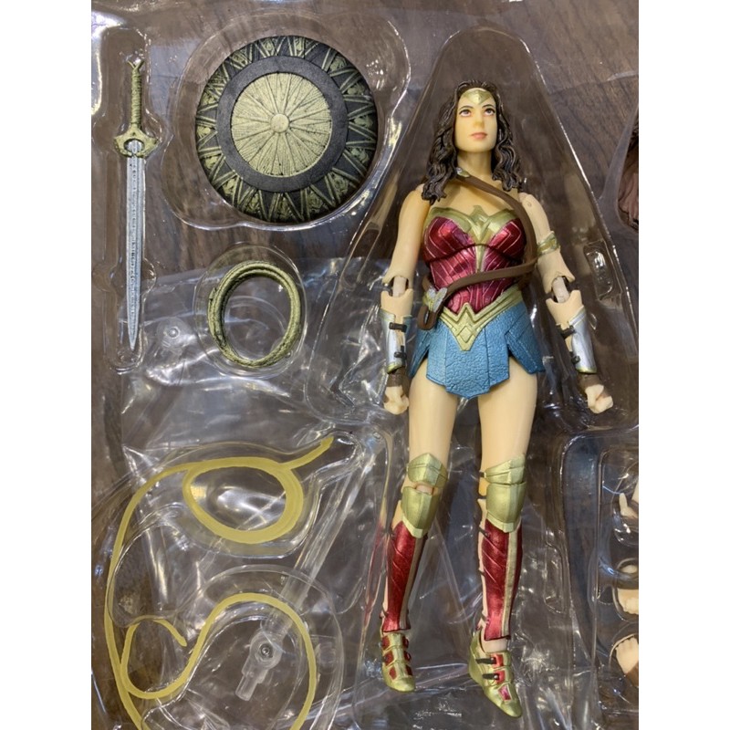 Mô Hình Phim Wonder Woman SKY Justice League có khớp 15cm