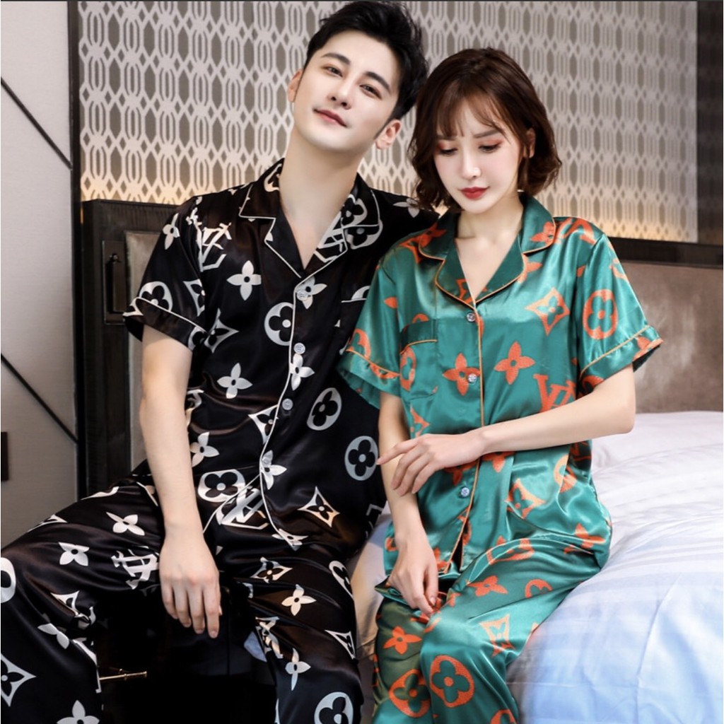 Bộ đồ đôi mặc nhà Pijama nam nữ chất lụa bóng cao cấp  siêu đẹp 917 tay áo lỡ (Hàng có sẵn)