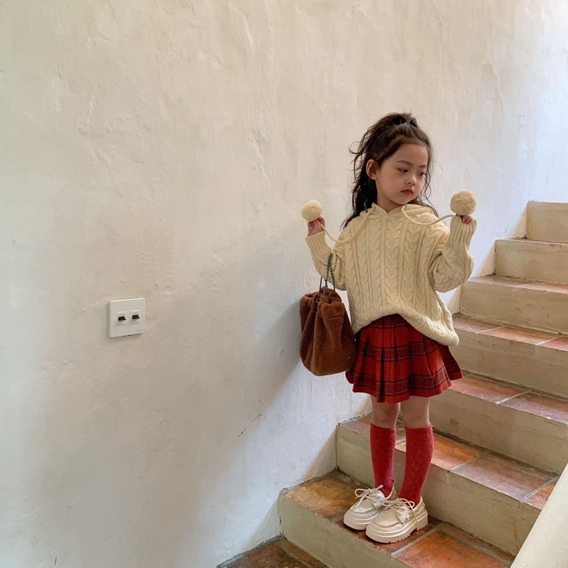 Set áo len kèm chân váy cho bé gái