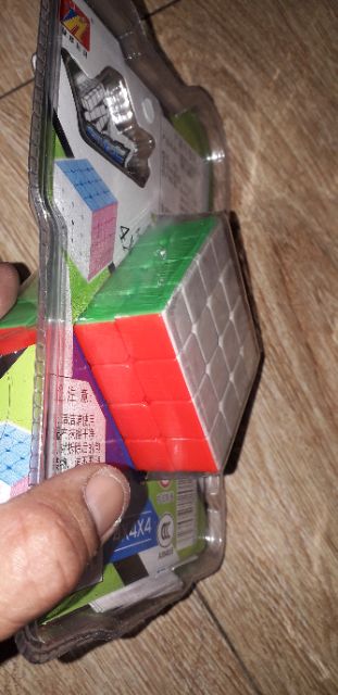 Rubik 4x4x4 MaGiC Cube xoay trơn không rít dạ quang