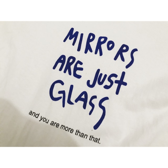 Áo thun Mirrors của Noir Studio
