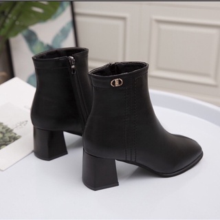 Boot đính khuy cạnh, đế 5cm