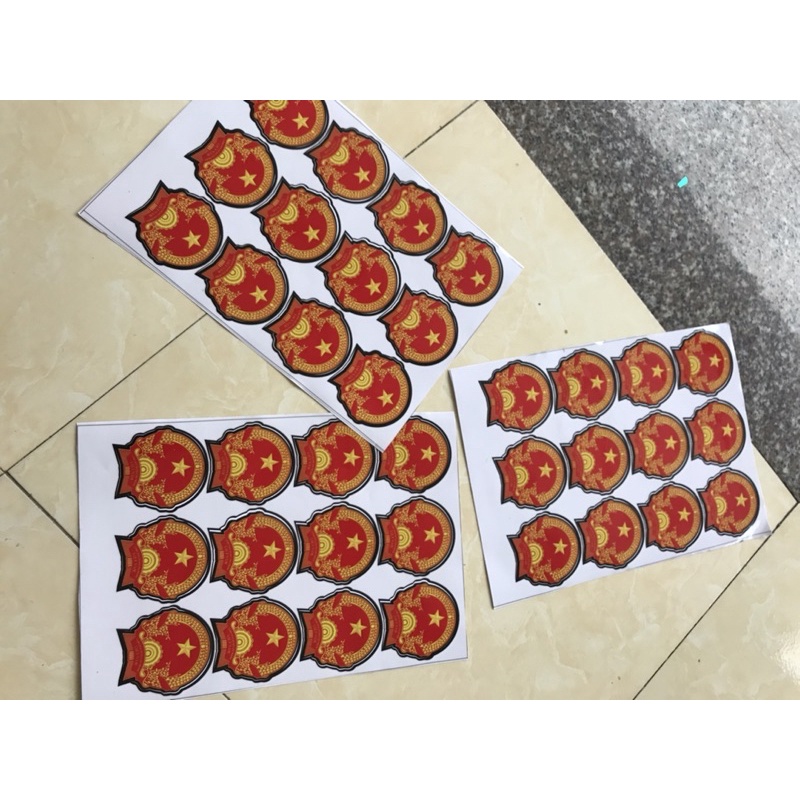 Một Đôi Ốc Chân Van Titan 7 Màu Tặng 1 Logo Quốc Huy 3 Lớp