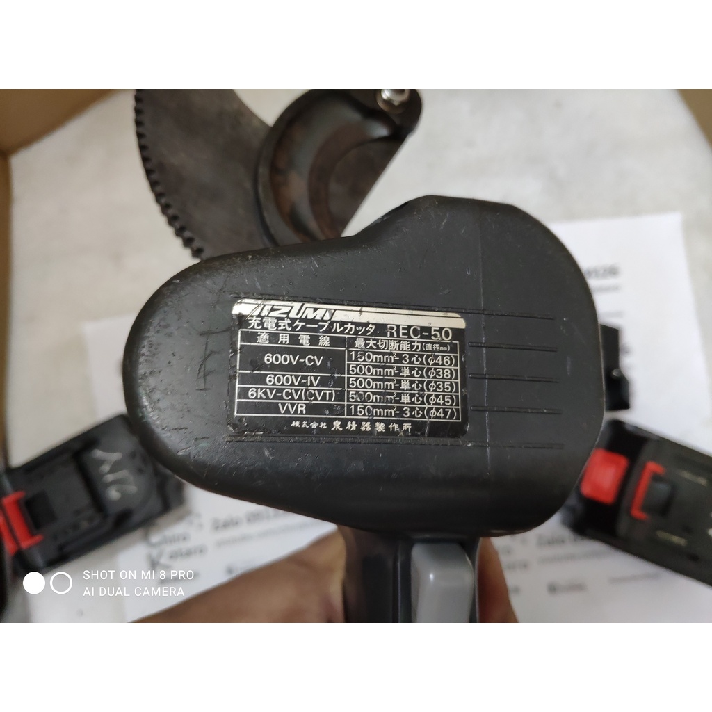 Đế chuyển pin cho máy cắt cáp IZUMI pin NiCD dạng đút sang dùng hộp pin Makita LXT cài 12V 14V 18V 21V