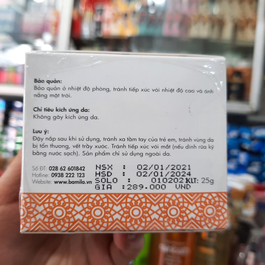 Kem Bamila trắng da dưỡng ẩm, se khít lỗ chân lông 25g