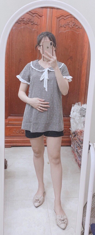 Áo bầu cổ nơ đáng yêu.