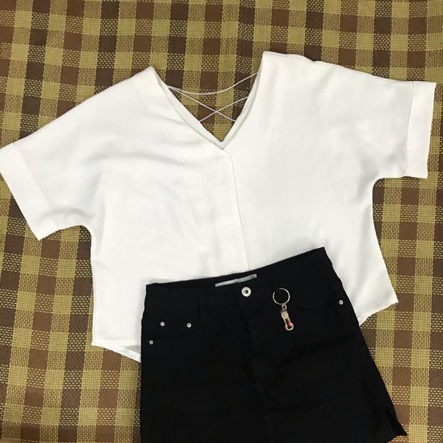 set áo trắng váy đen