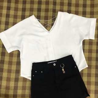 Set áo trắng váy đen