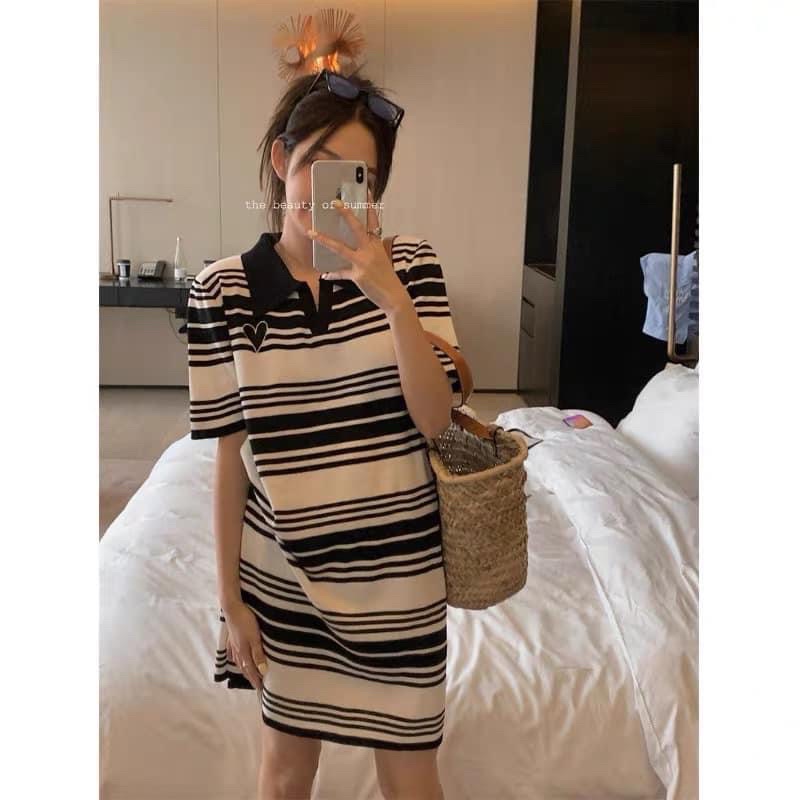 Váy len montogi kẻ ngang cổ đức thêu tim