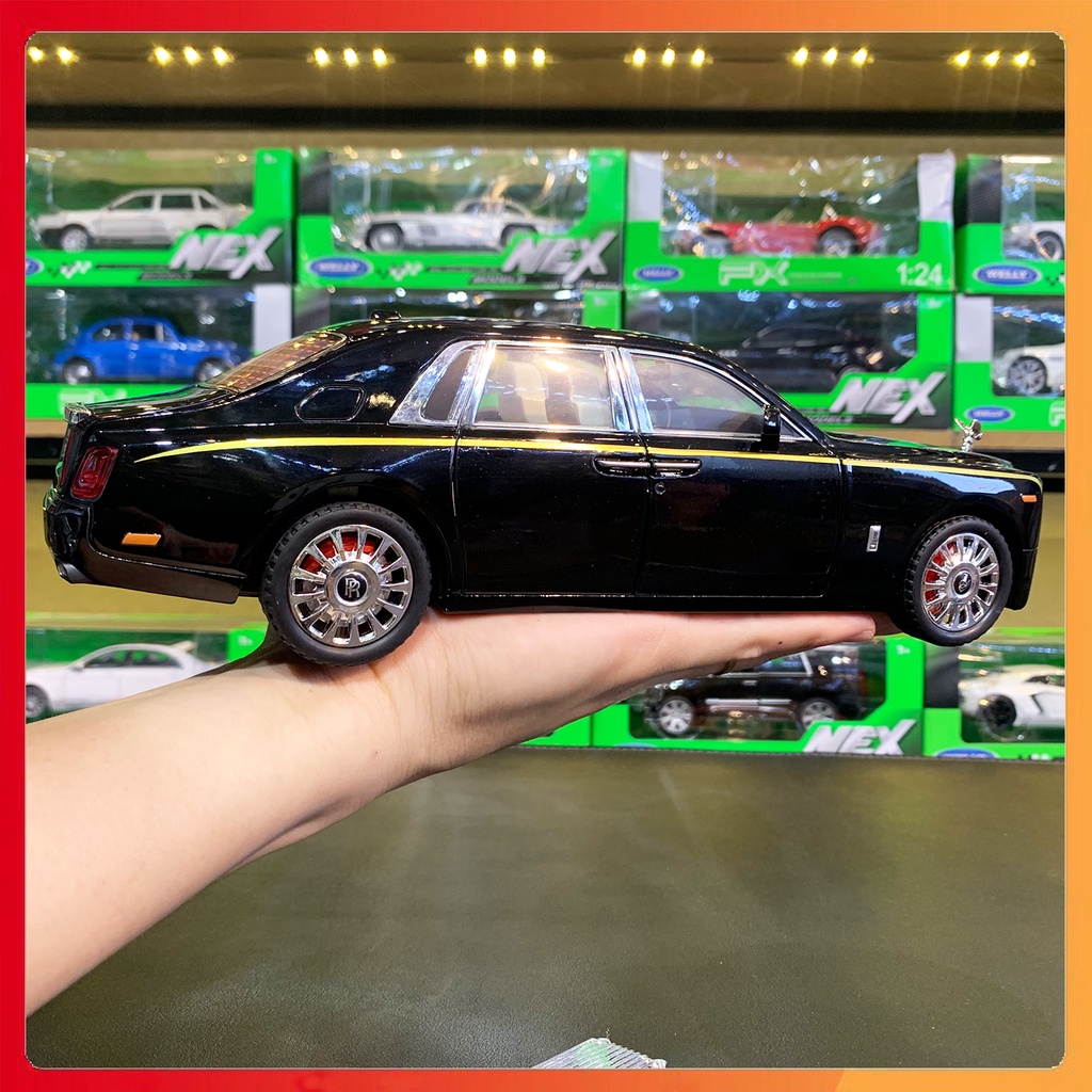 Xe mô hình Rolls Royce Phantom VIII tỉ lệ 1:20 hãng WEITUO màu đen
