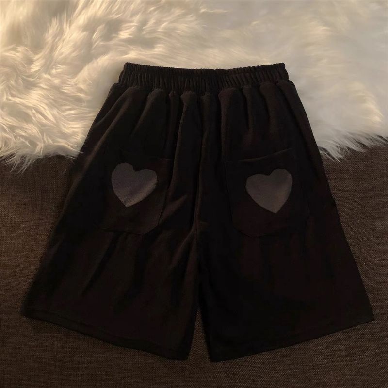 Quần Short Đùi Tim Sau Túi Unisex [FREESHIP]🌸 Short đùi from to dài rộng 4 màu cực trendy | BigBuy360 - bigbuy360.vn