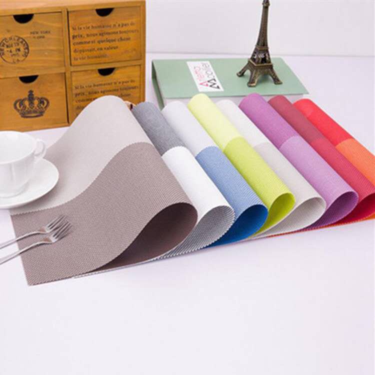 Tấm Lót Bàn Ăn Bằng PVC Chống Trơn Trượt Tiện Dụng