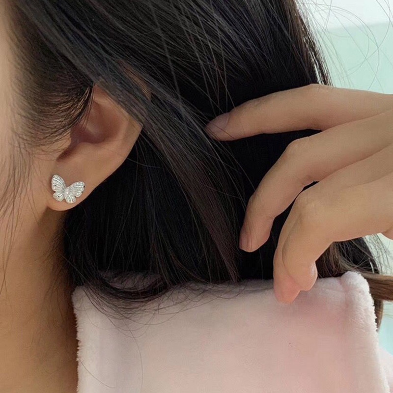 Đôi Khuyên Tai Hình Bướm Đính Đá Pha Lê Thời Trang Cho Nữ