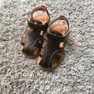 Sandal rọ cho bé trai màu đen