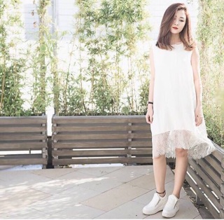Đầm suông chân ren