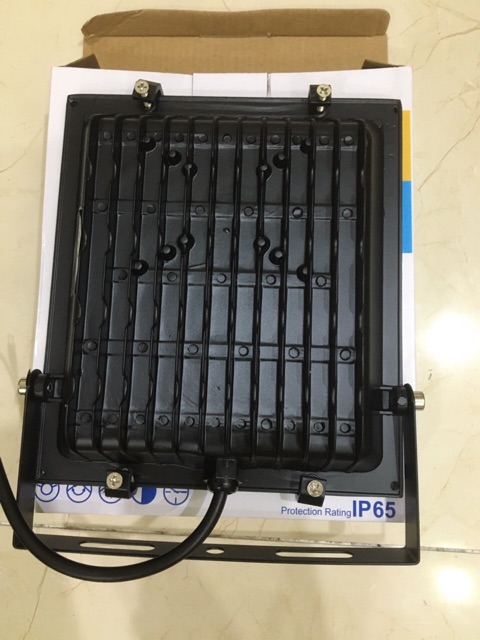 Đèn phaled công xuất 200w IP66 ngoài trời ánh sáng trắng vàng Chip led Epistar bảo hành 2 năm Anteico đèn chiếu sáng