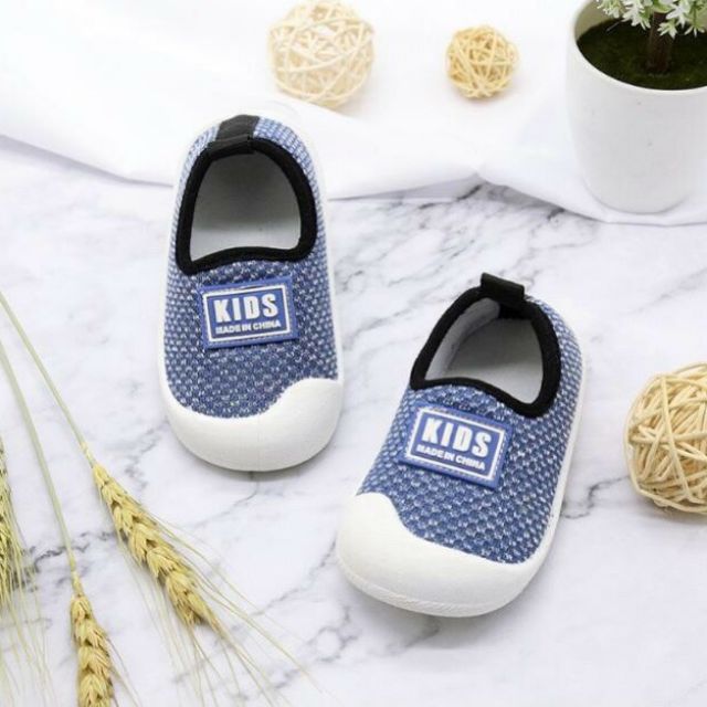 Giày cho bé trai 1 - 2 tuổi