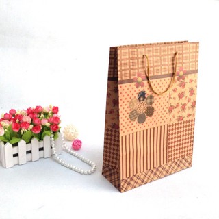 TÚI GIẤY KRAFT IN đựng quà sang trọng (mẫu ngẫu nhiên) - VPP Brendo