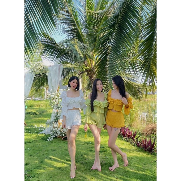 Set áo croptop bèo tay phồng + Quần short