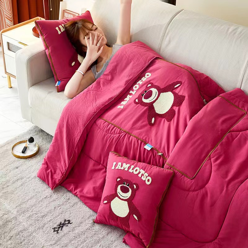 Chăn 145 * 190 cm với họa tiết hoạt hình gấu dâu LOTSO dễ thương