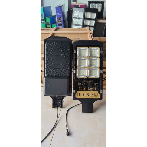 Đèn NLMT bàn chải 300w, bảo hành 2 năm.