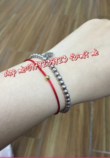 Vòng dây đỏ may mắn