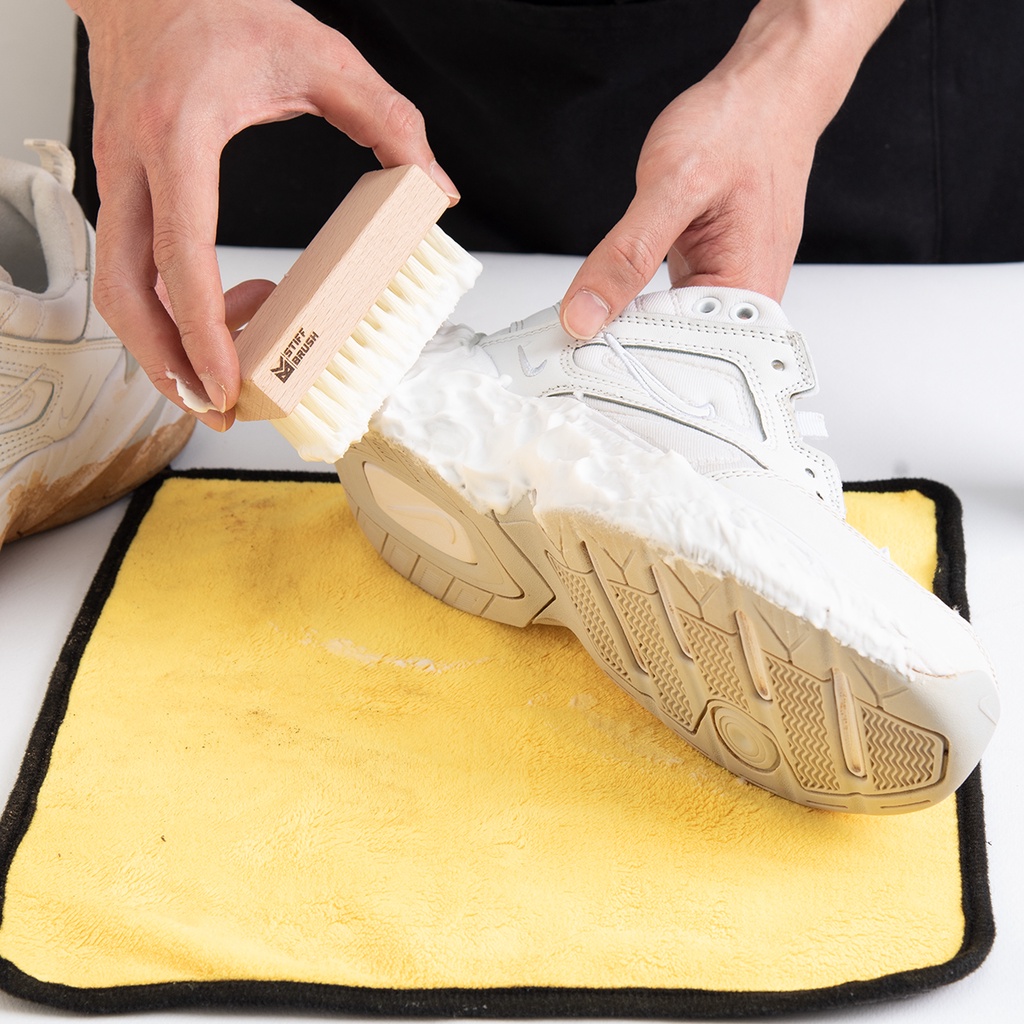 Dung dịch làm sạch giày đậm đặc Bezt Kicks Sneaker Laundry Detergent.