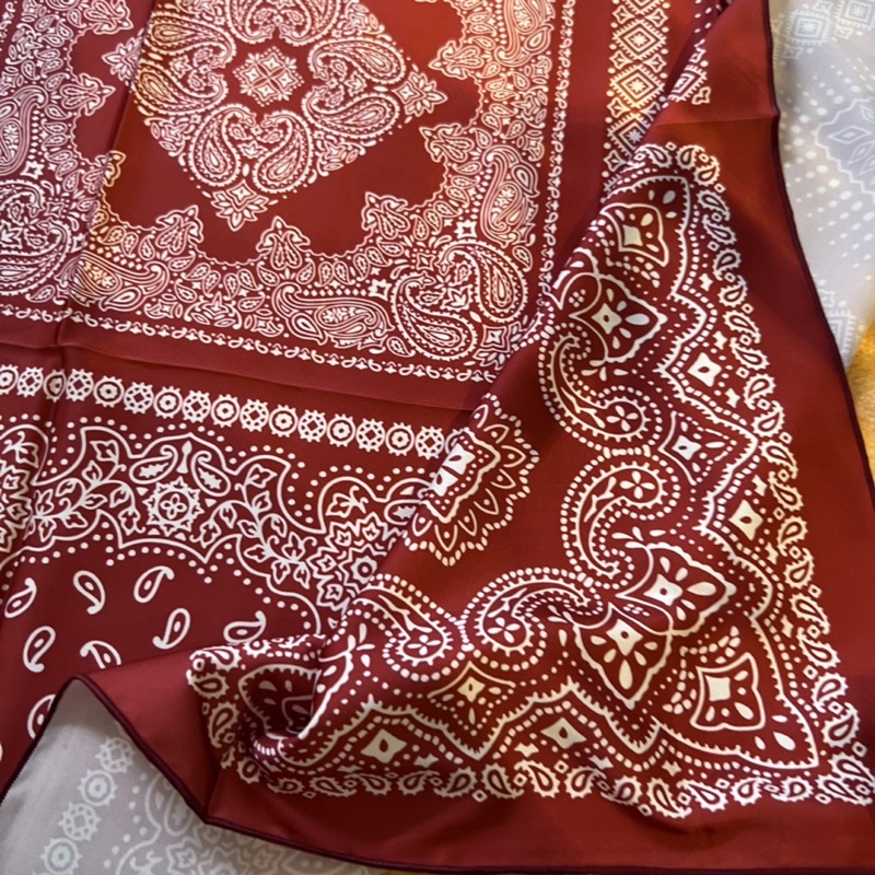 Khăn bandana in hoa văn size 53x53cm