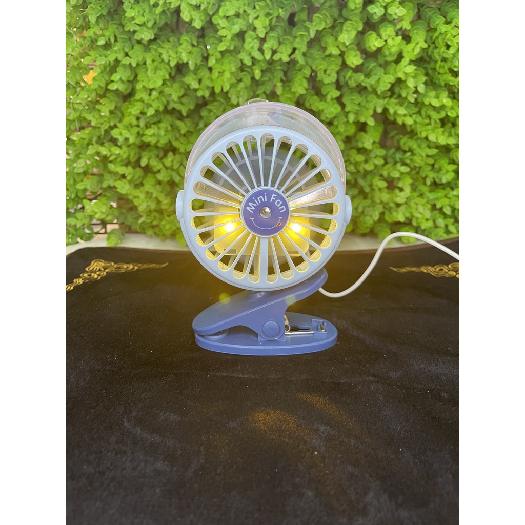 Quạt Phun Sương Mini Spray Fan, 3 Chế Độ Phun Sương, Quạt Kèm Phun Sương, Có Đèn, Thiết Kế Đẹo, Thuận Tiện Mang Đi.