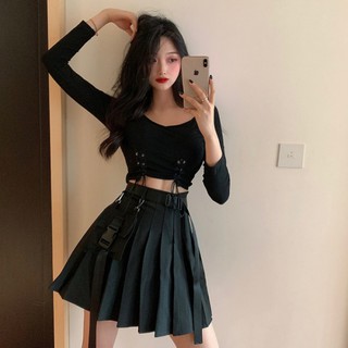 Áo croptop ôm body đen tay dài dây rút + váy tennis ngắn đen xếp li có nắp túi ulzzang ( có bán riêng )