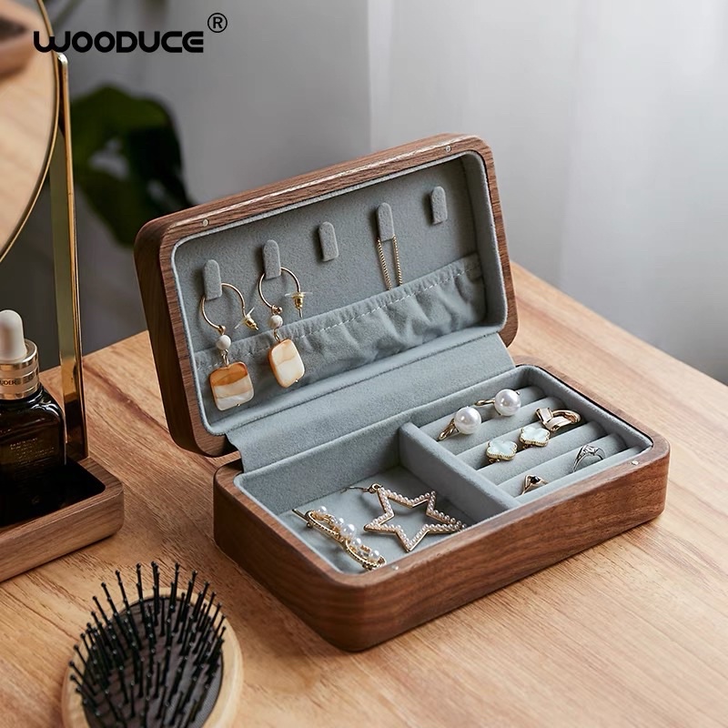 Hộp đựng trang sức bằng gỗ hãng Wooduce