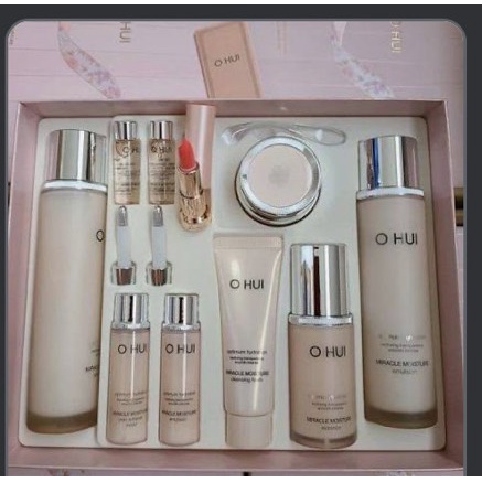 Bộ Dưỡng Da Trắng Hồng Căng Bóng Rạng Ngời Ohui Miracle Moisture Special Set 10sp