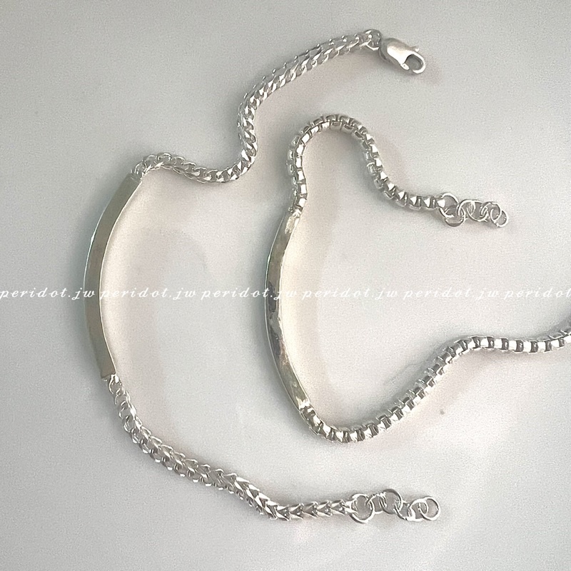 Lắc tay đôi khắc theo yêu cầu. Bản dày dặn