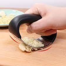 Dụng cụ dập nhuyễn nghiền hành tỏi Garlic Press màu đen chính hãng Đức