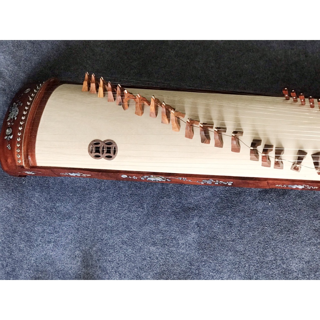 Đàn tranh gỗ hương đỏ có khảm trai -Tặng bao và móng gảy