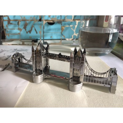 Mô Hình 3D Kim Loại Cầu Tháp Luân Đôn Trên Dòng Sông Thames