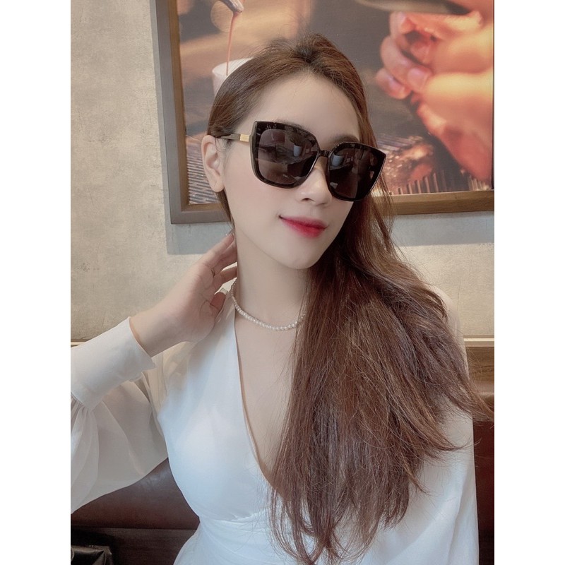 M80. Kính Shein sang sịn mịn ạ, Có Mail mua hàng tại web của hãng.