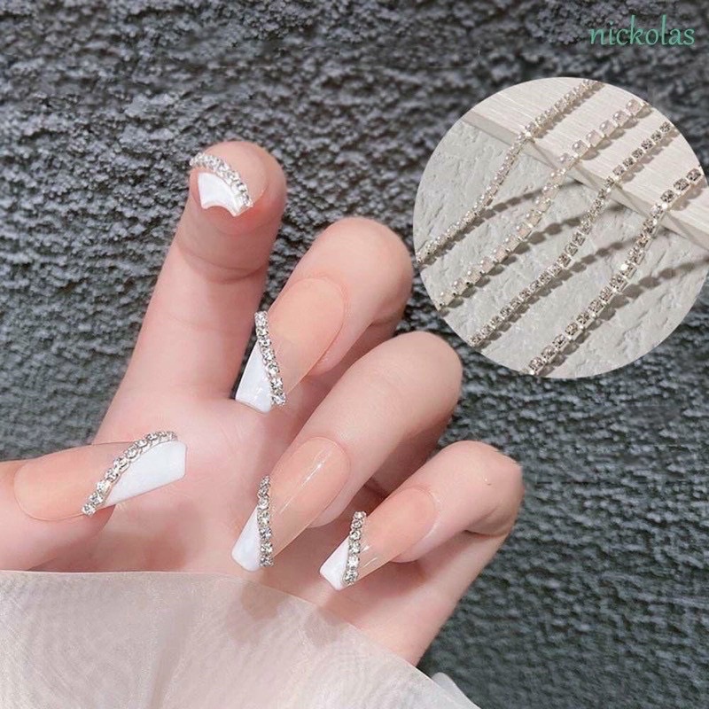 Dây đá viền, dây xích trang trí móng nail thêm phần cá tính hot trend