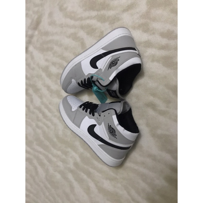 Giày Sneaker Xám trắng cổ cao | BigBuy360 - bigbuy360.vn