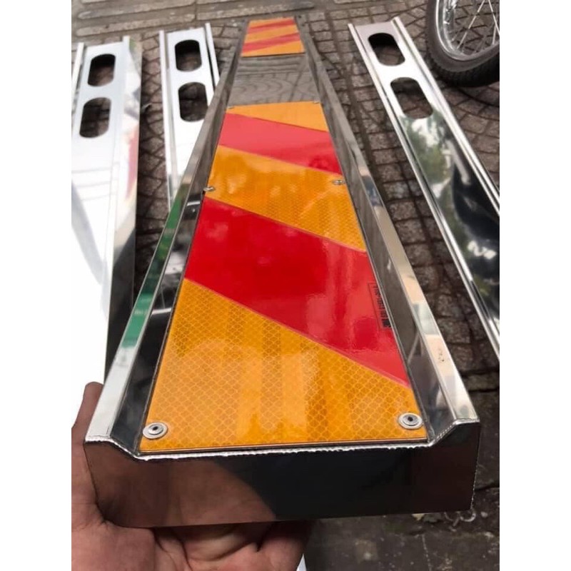 MIẾNG NHÔM PHẢN QUANG CHO CẢNG, THÙNG XE TẢI XE Ô TÔ, XE HƠI   - AN TOÀN VỀ ĐÊM