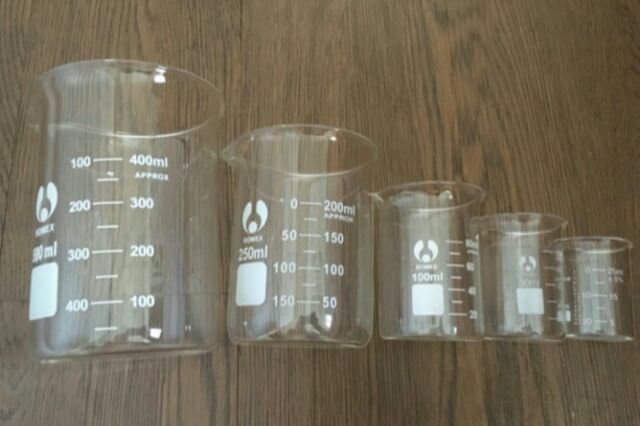 Cốc thủy tinh có mỏ 1000ml