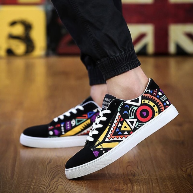 Giày sneaker Nam hoạ tiết