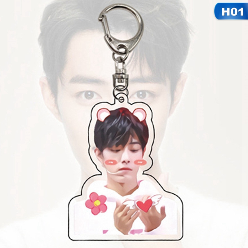 Móc khóa hai mặt hình người nổi tiếng bằng chất liệu acrylic